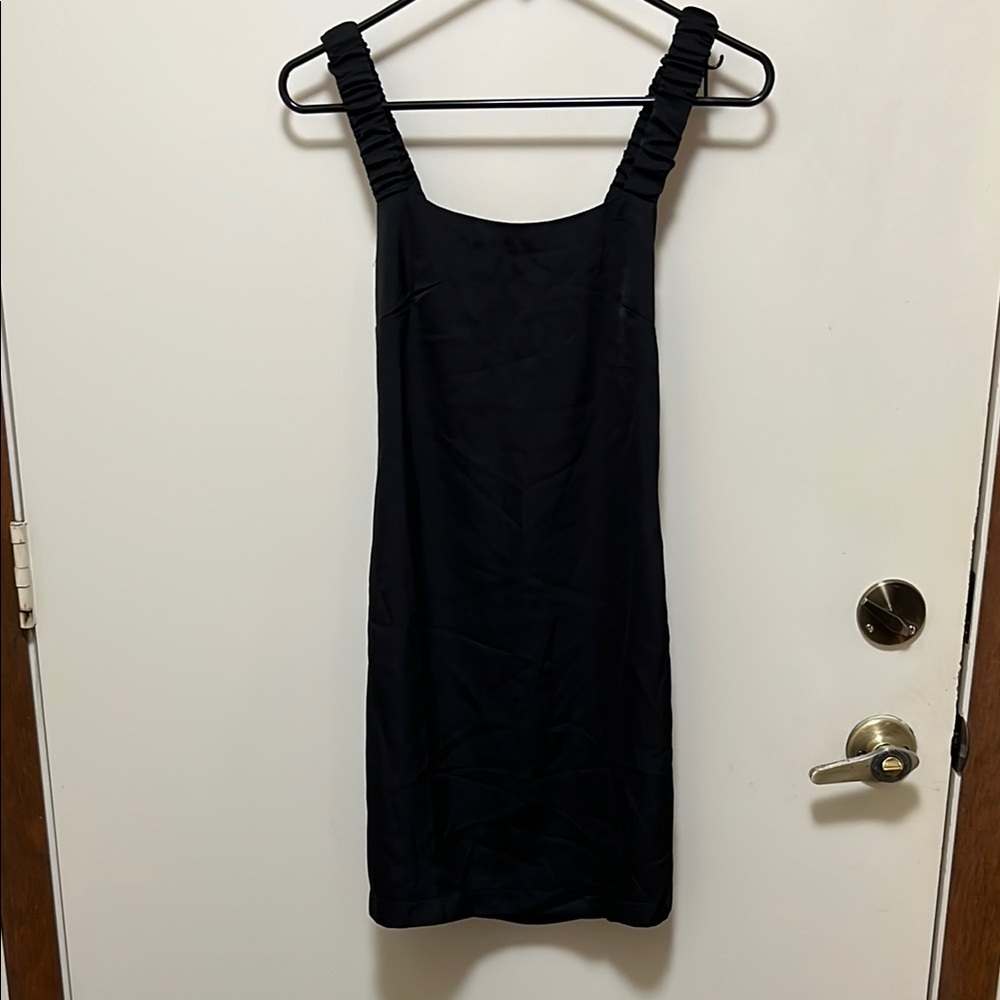 Elegant Black Sleeveless Dress small
